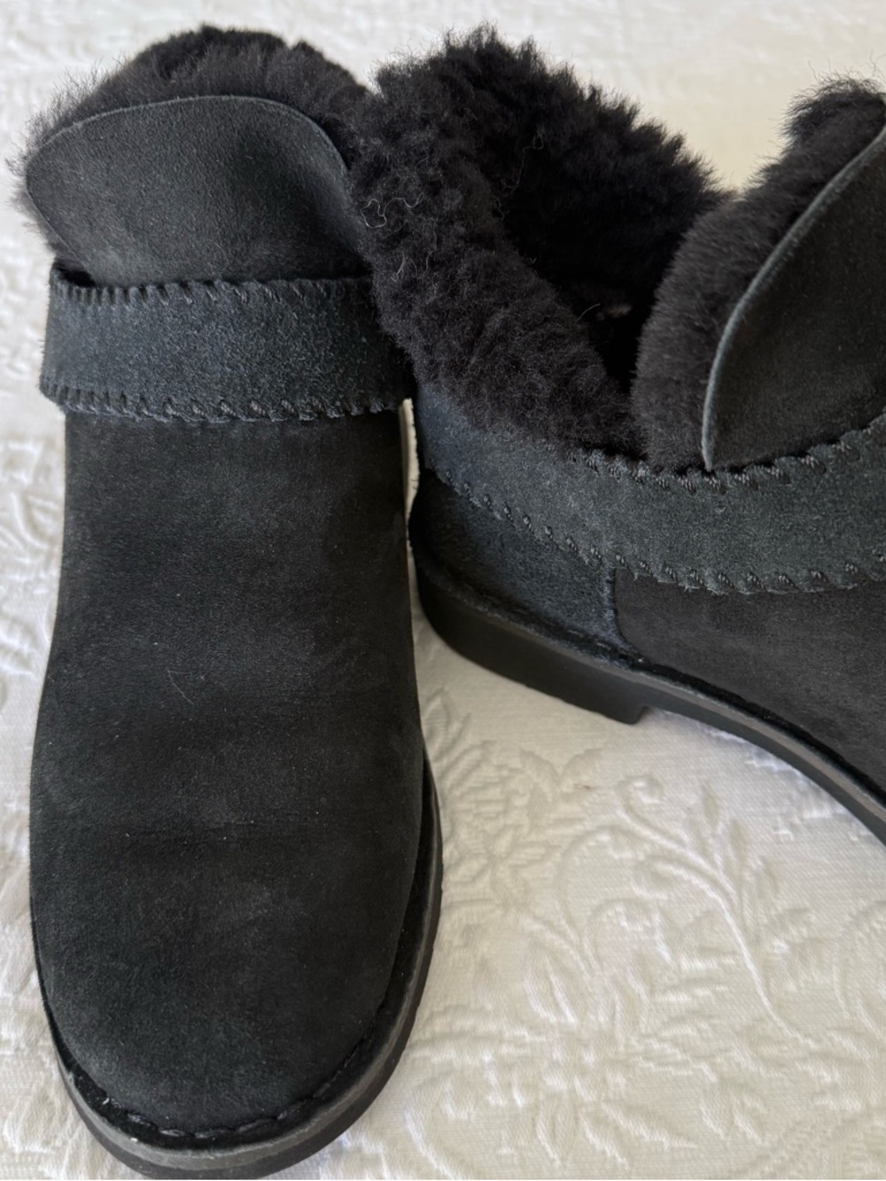 UGG McKay Black Suede Shearling-Lined Ankle Strap Boots size 9